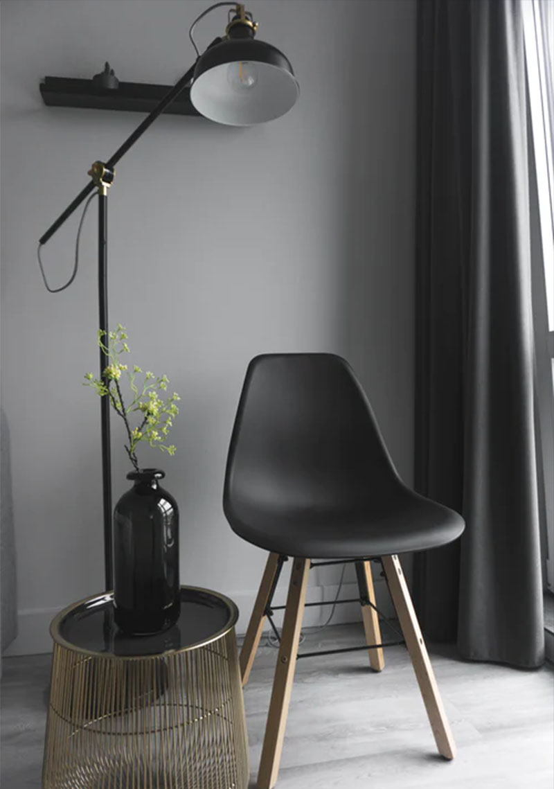 PDDX - Lampe sur pied noir laqué